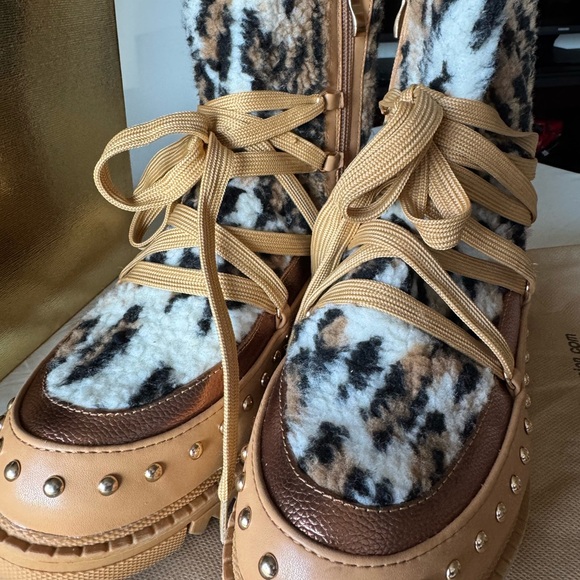 Women's Brown and Black Boots - Picture 6 of 14